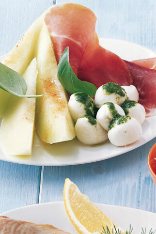 Melone mit Schinken und Mozzarella