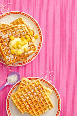 Kokoswaffeln mit Mangocreme Kokoswaffeln mit Mangocreme