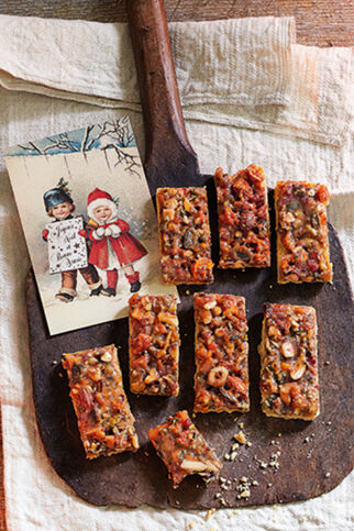 Fruchtschnitten mit Honig-Nuss-Mix Fruchtschnitten mit Honig-Nuss-Mix