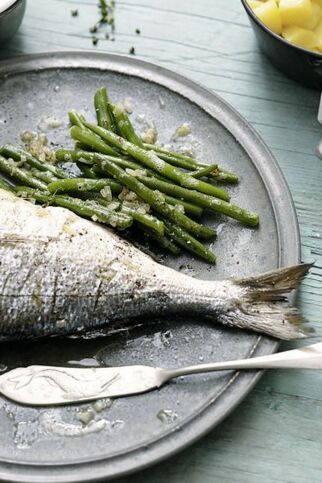 Kräuterdoraden mit Bohnen und Salzkartoffeln Kräuterdoraden mit Bohnen und Salzkartoffeln
