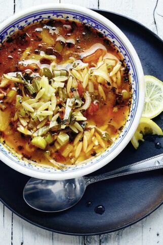 Türkische Nudelsuppe - Şehriye Çorbası Türkische Nudelsuppe - Şehriye Çorbası