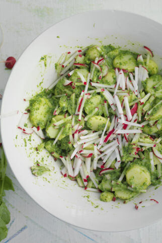 Bunter Kartoffelsalat mit Radieschen Bunter Kartoffelsalat mit Radieschen