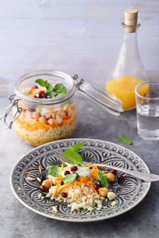 Möhren-Couscous-Salat mit Kichererbsen Möhren-Couscous-Salat mit Kichererbsen