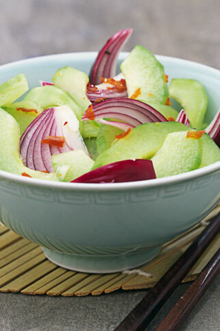 Gurkensalat süß-sauerscharf