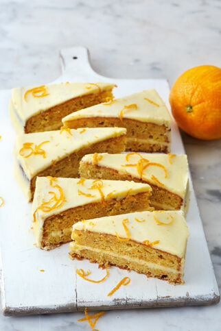 Carrot Cake mit Frischkäse-Orangen-Creme Carrot Cake mit Frischkäse-Orangen-Creme