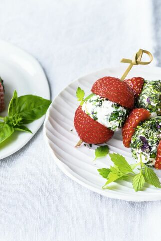 Erdbeeren mit Ziegenfrischkäse