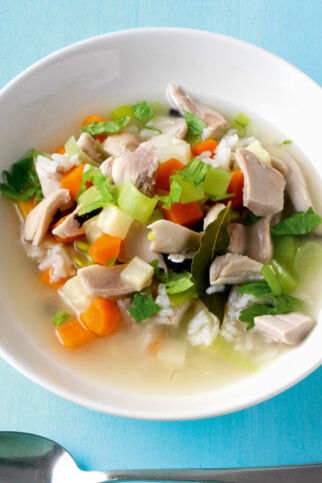 Hühnersuppe mit Gemüse und Reis