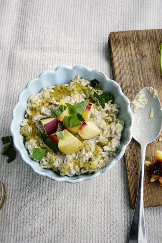 Minzige Overnight-Flocken mit Nektarinen Minzige Overnight-Flocken mit Nektarinen