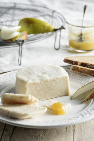 Cashew-Brie Cashew-Brie