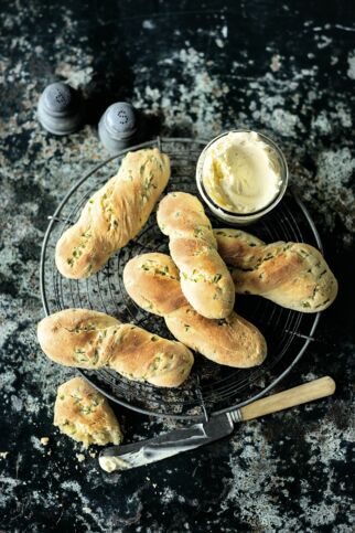 Spargelbrötchen mit Zitronenbutter Spargelbrötchen mit Zitronenbutter