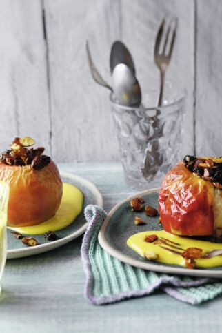 Kurkuma-Bratapfel mit Vanillesauce Kurkuma-Bratapfel mit Vanillesauce