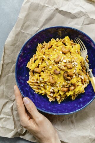 Fusilli mit Möhren-Kurkuma-Rahm Fusilli mit Möhren-Kurkuma-Rahm