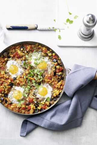 Shakshuka mit Linsen und Auberginen Shakshuka mit Linsen und Auberginen