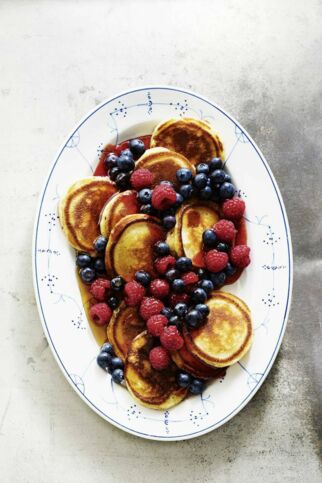 Joghurt-Pancakes mit Beeren