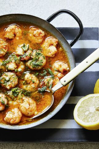 Garnelen in pikantem Weißweinsud Garnelen in pikantem Weißweinsud