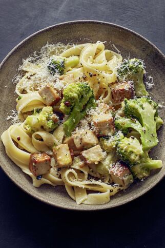 Brokkolipasta mit Tofu Brokkolipasta mit Tofu