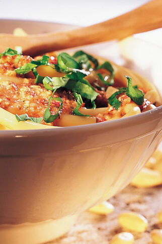 Nudeln mit Tomaten-Mandelsauce Nudeln mit Tomaten-Mandelsauce