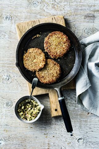 Sellerieschnitzel mit Birnen-Salsa