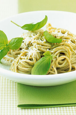 Nudeln mit Erbsenpesto