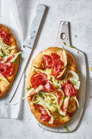 Pinsa mit Fenchel und Feigen