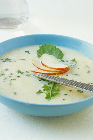 Apfel-Kohlrabi-Suppe Apfel-Kohlrabi-Suppe