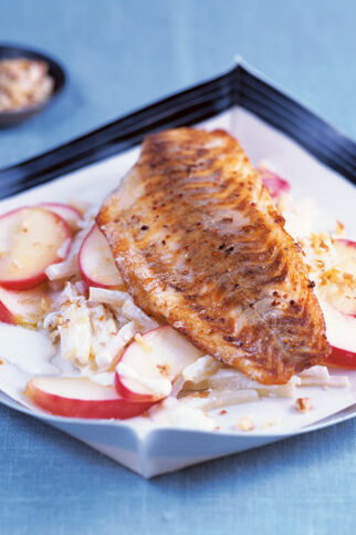 Gebratenes Barschfilet mit Apfelsellerie Gebratenes Barschfilet mit Apfelsellerie
