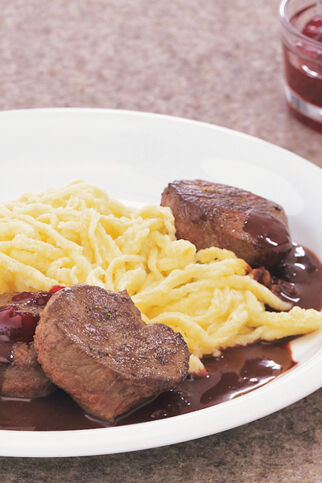 Rehmedaillons mit Schokosauce