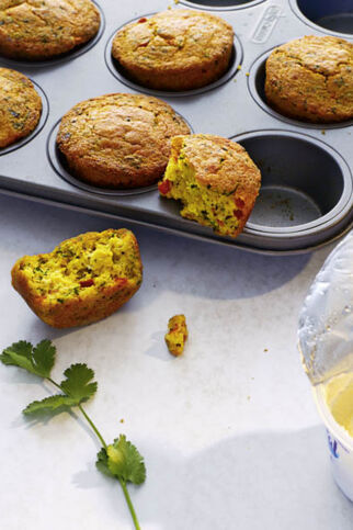 Würzige Griessmuffins mit Tomaten Würzige Griessmuffins mit Tomaten