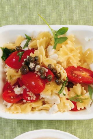 Lauwarmer Nudelsalat mit Minze Lauwarmer Nudelsalat mit Minze