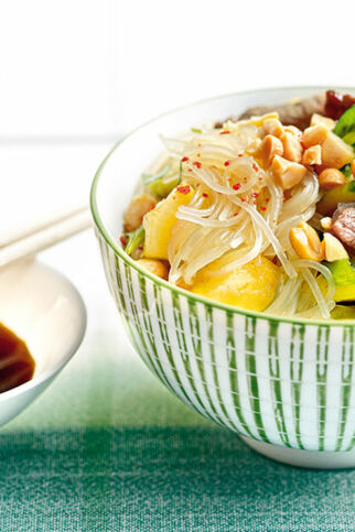 Rindfleischsalat mit Glasnudeln Rindfleischsalat mit Glasnudeln