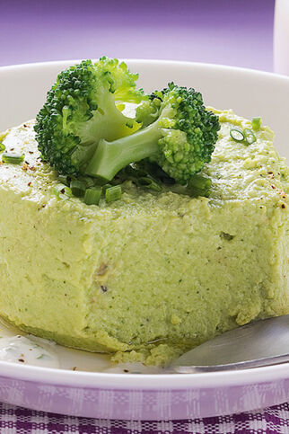 Brokkoliflan mit Meerrettichsauce Brokkoliflan mit Meerrettichsauce