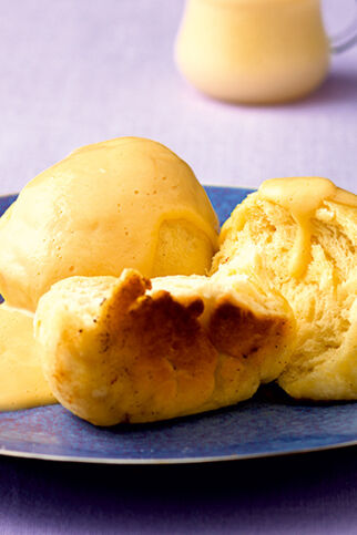 Dampfnudeln mit Mostschaumsauce