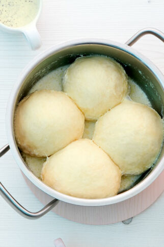 Aprikosen-Dampfnudeln Aprikosen-Dampfnudeln