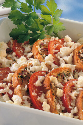 Tomaten-Brot-Gratin mit Feta Tomaten-Brot-Gratin mit Feta