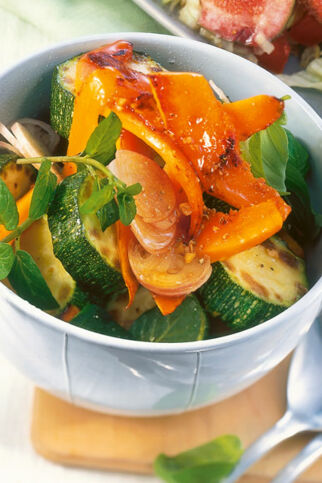 Kürbis-Zucchini-Salat