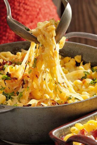 Käsespatzen mit Zwiebelschmelze Käsespatzen mit Zwiebelschmelze