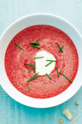 Rote-Bete-Suppe mit Ingwer und Wasabi Rote-Bete-Suppe mit Ingwer und Wasabi