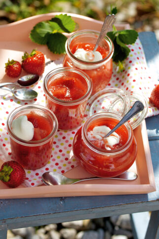 Erdbeer-Rhabarber-Grütze