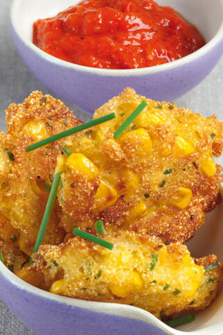 Maisküchlein mit Tomaten-Dip