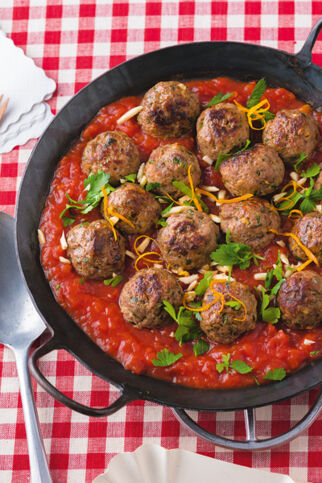 Hackbällchen mit Tomatensauce Hackbällchen mit Tomatensauce