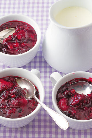 Rote Grütze mit Sahne Rote Grütze mit Sahne