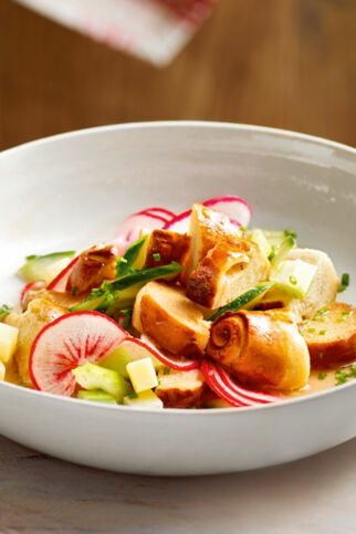 Laugenstangerlsalat mit Kas und Radi