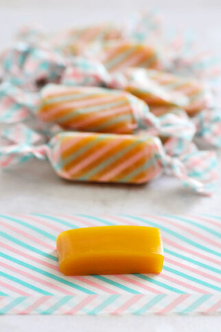 Kokoskaramellen mit Passionsfrucht Kokoskaramellen mit Passionsfrucht