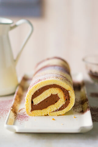 Biskuitrolle mit Schokocreme Biskuitrolle mit Schokocreme