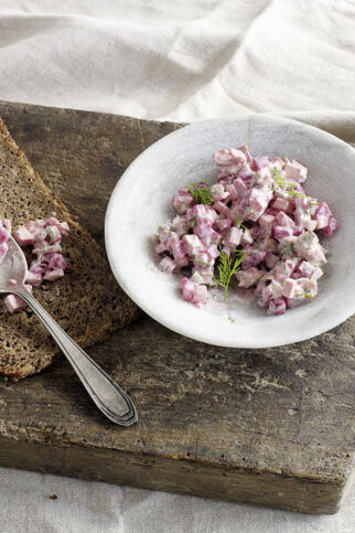 Fleischsalataufstrich mit Roter Bete Fleischsalataufstrich mit Roter Bete