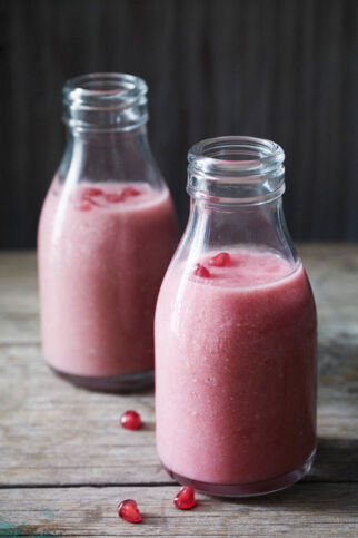Pink Smoothie mit Granatapfel Pink Smoothie mit Granatapfel