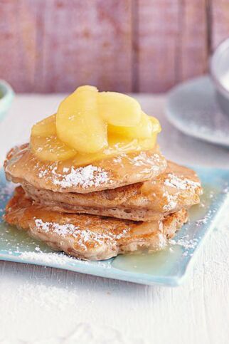 Pancakes mit Apfelsirup Pancakes mit Apfelsirup