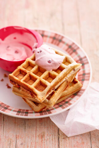 Buchweizenwaffeln mit Preiselbeeren