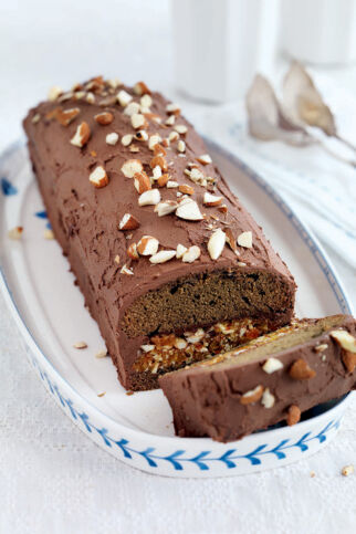 Kaffeetorte mit Aprikosenfüllung Kaffeetorte mit Aprikosenfüllung