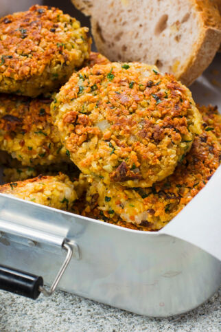 Sojabratlinge mit Pilzen Sojabratlinge mit Pilzen